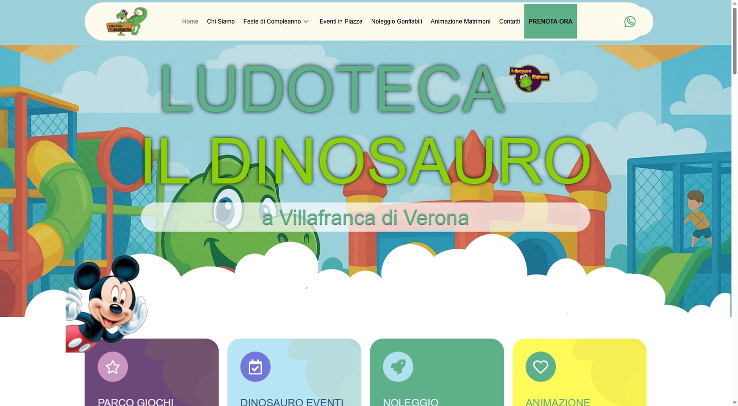 Home de Il Dinosauro: illustrazione di un parco giochi al coperto con gonfiabili e un dinosauro verde.